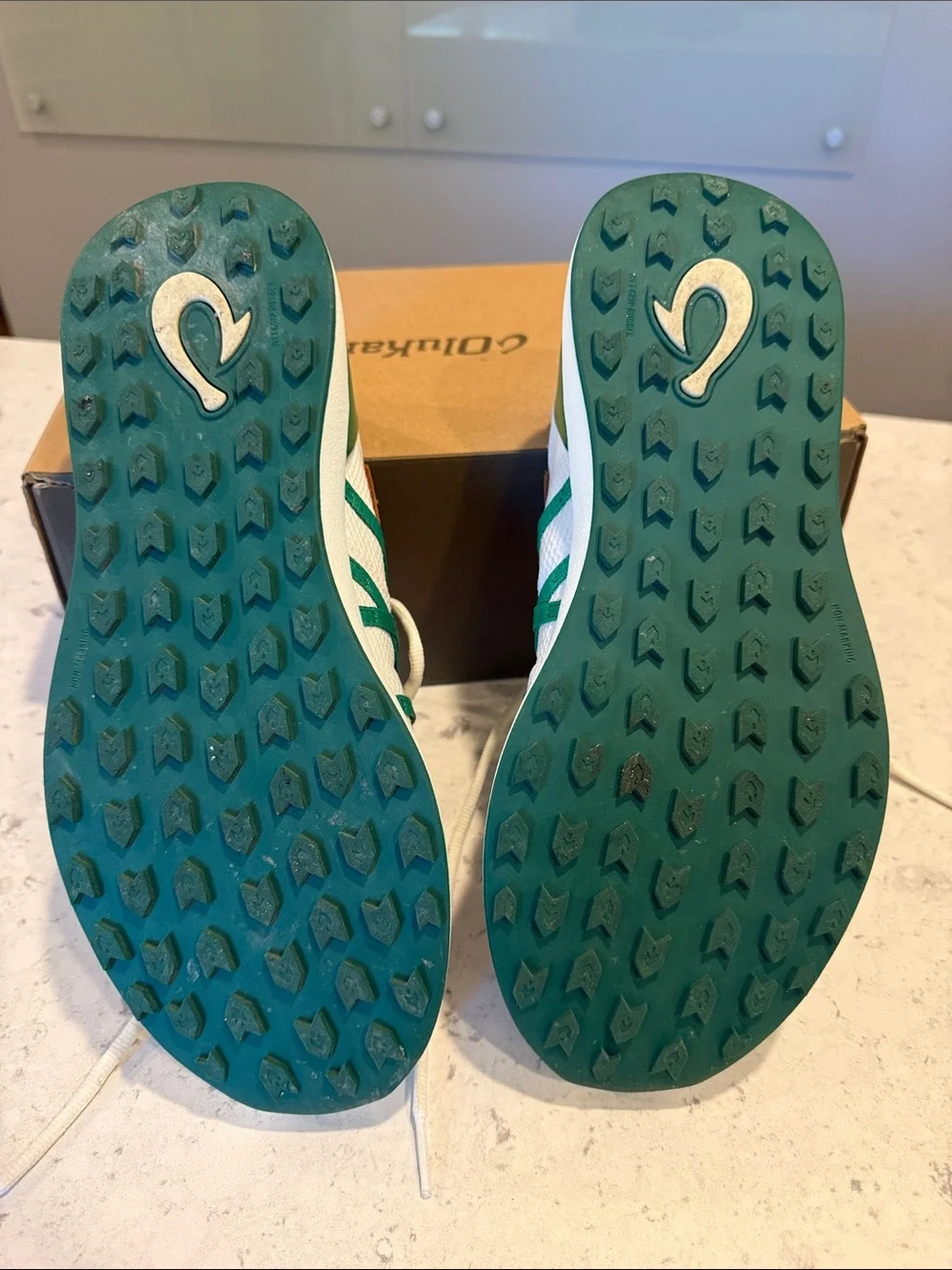 OluKai Manele Men’s Breathable Golf Shoe